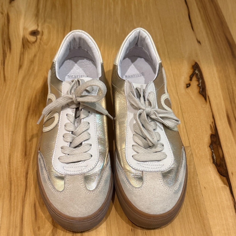 Women's Silver/Cream Sneakers